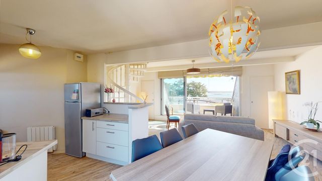 Afficher la photo en grand Appartement Duplex à vendre - 3 pièces - 64.25 m2 - LE CROISIC - 44 - PAYS-DE-LOIRE - Century 21 Mdg Immobilier